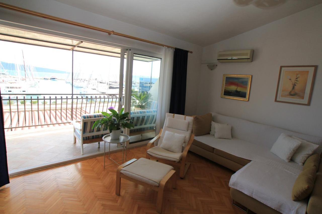 Gallery * Kastela